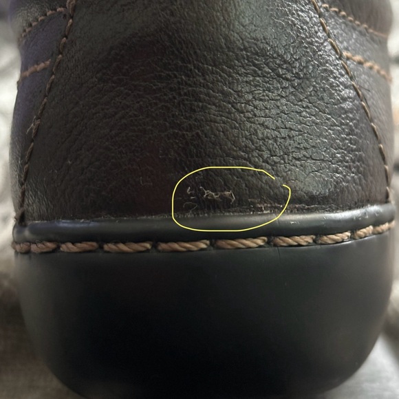 Clarks Collection Ashland Glow, Brown Leather Loafer, EUC - Picture 11 of 12